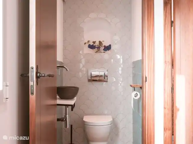 Wc.